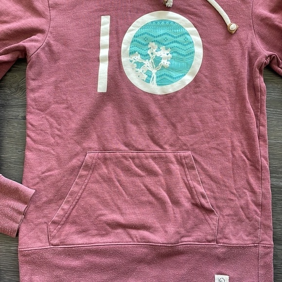 SzS Ten Tree Burgundy Hoodie with bunny hug pocket GUC - Picture 2 of 8